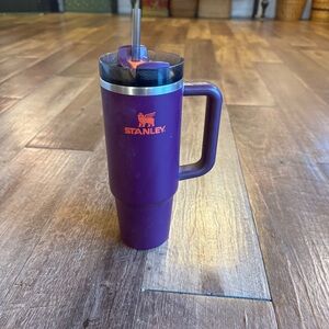Stanley Quencher H2.0 flowstate 30 oz tumbler travel cup plum